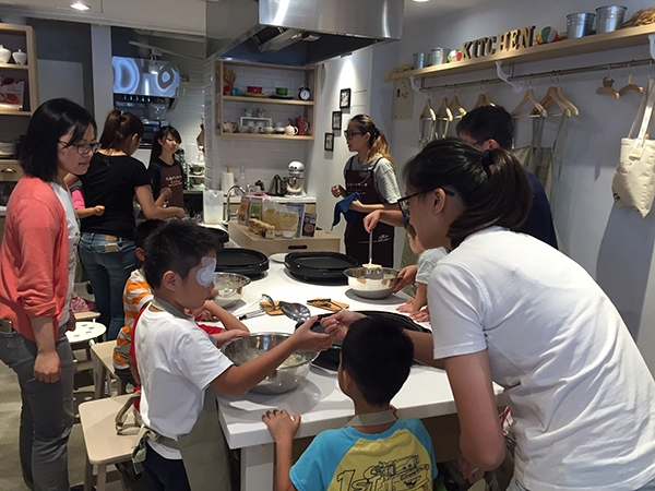 2016/7/29 忠義基金會(育幼院)【九州鬆餅 快樂 & 微笑 愛分享】