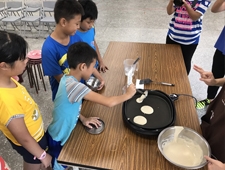 2017/10/2 平溪十分國小【九州鬆餅 快樂 & 微笑 愛分享】