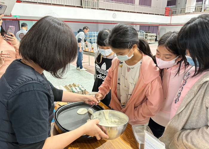  2022/12/23　花蓮鳳林國小【九州鬆餅  快樂 & 微笑 愛分享】